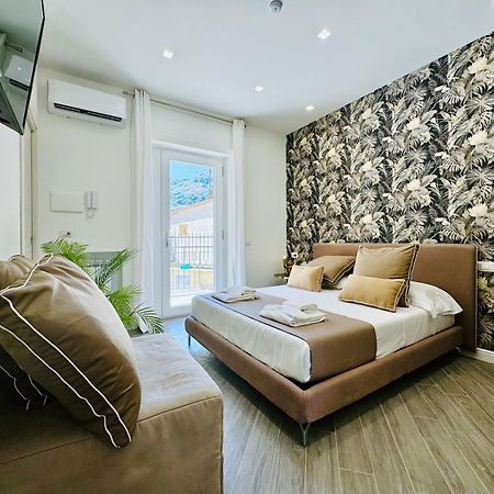Yourhome - Santa Lucia Rooms Sorrento Kültér fotó